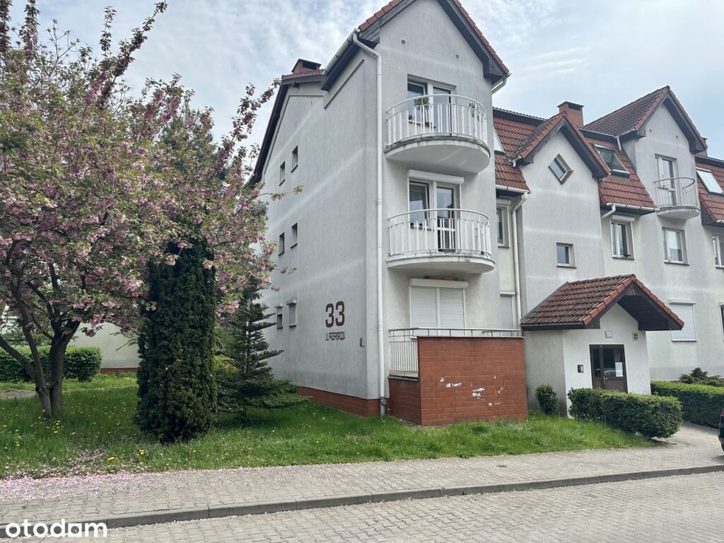 Kawalerka z balkonem, duża piwnica, zielone, kameralne osiedle. Wolna